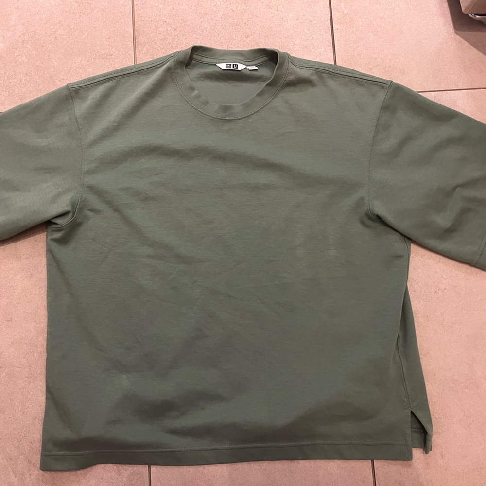 UNIQLO Green Crew Neck T-Shirt